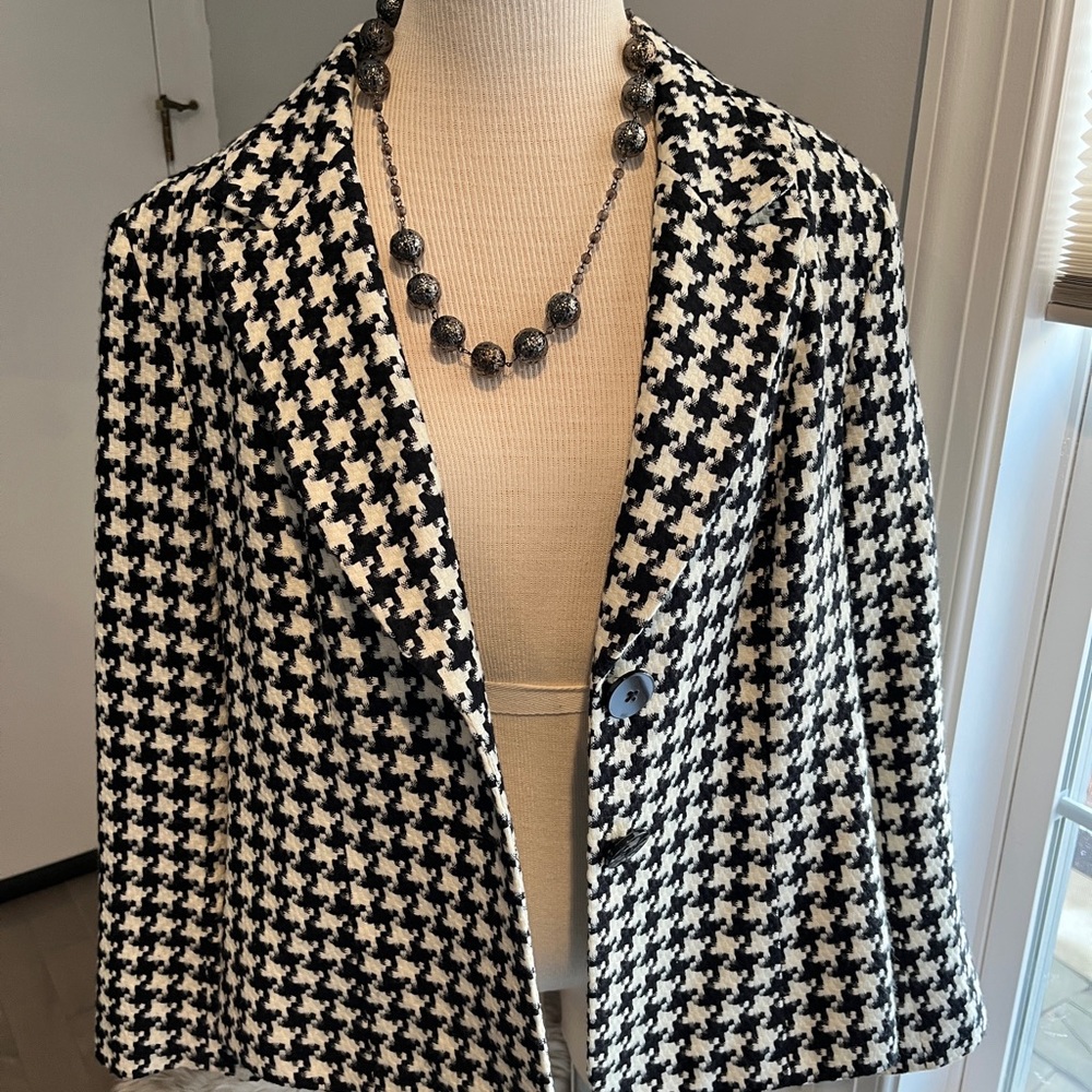 Black and White Blazer Houndstooth Blazer - Picture 5 of 9